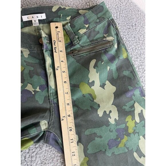 Cabi 766 Green Camo Pattern Skinny Ankle Zip Jeans Size 6 Women’s - Picture 8 of 11